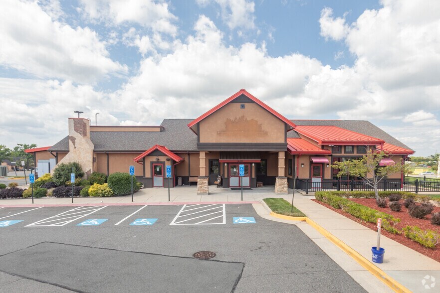 More Photos Of 14452 Chantilly Crossing Ln, Chantilly Restaurant For Lease