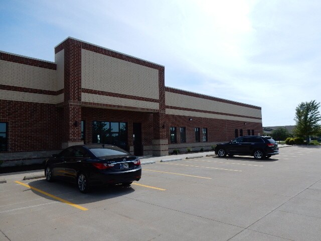 More Photos Of 823 Park East Blvd, Lafayette Office For Lease