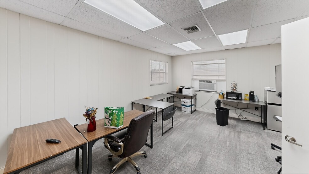 More Photos Of 515-519 18th St, Orlando Warehouse For Lease
