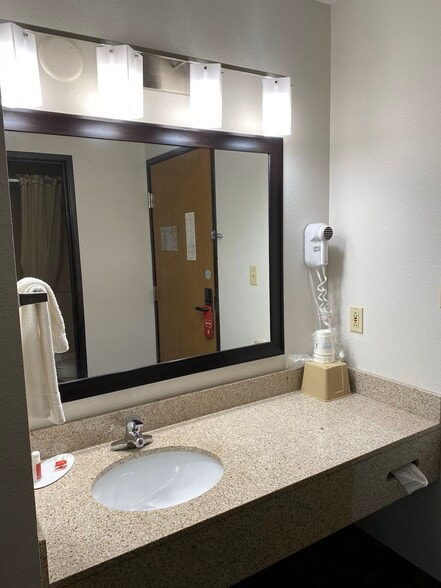 More Photos Of 2000 1st St W, Independence Hotel For Sale