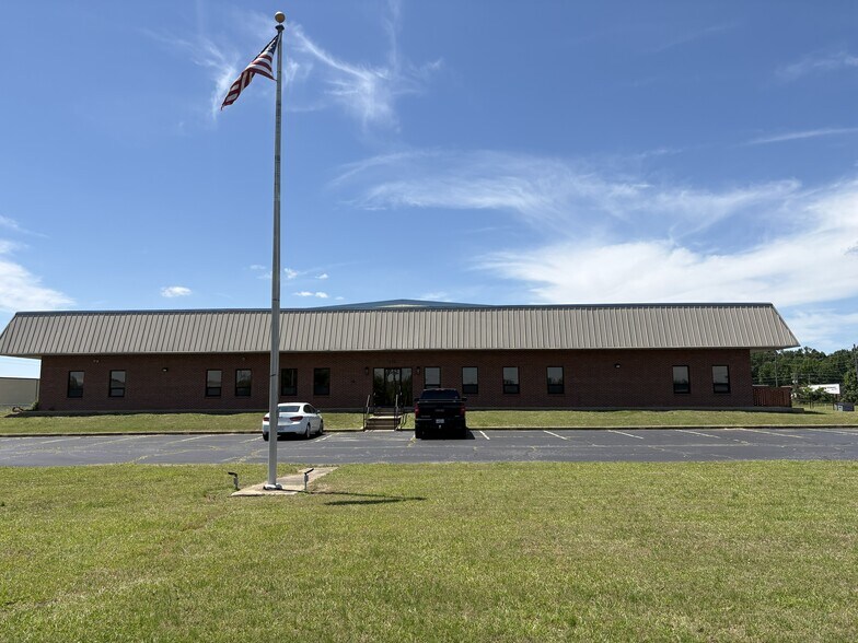 Primary Photo Of 175 Corporate Dr, Batesville Industrial For Lease
