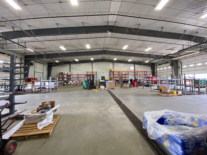 More Photos Of 517 Well St, Williston Warehouse For Sale