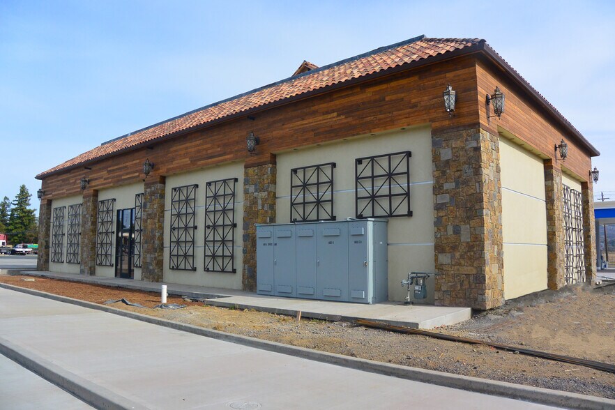 More Photos Of 1460 N Lovers Ln, Ukiah Convenience Store For Lease
