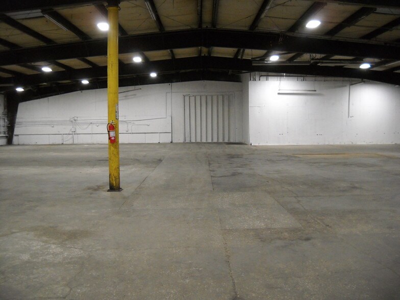 More Photos Of 3517 Century Blvd, Lakeland Warehouse For Lease