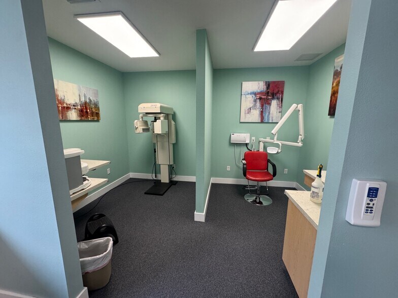 More Photos Of 1020 W Highway 50, Clermont Medical For Sale