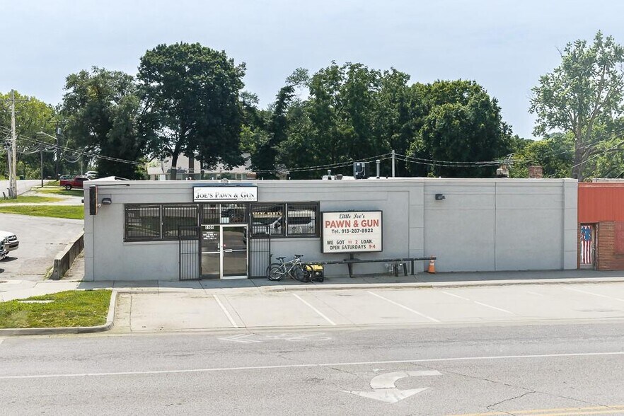 Primary Photo Of 5101 Leavenworth Rd, Kansas City Storefront For Sale