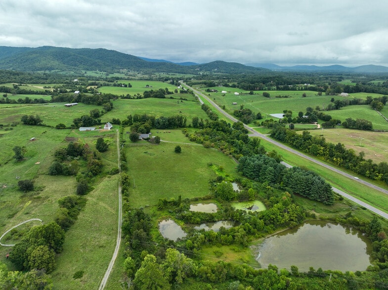 More Photos Of 12167 Lee Hwy, Sperryville Veterinarian Kennel For Sale