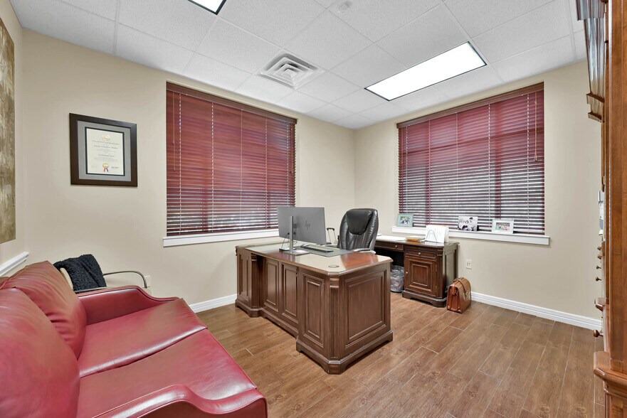 More Photos Of 8505 Technology Forest Pl, The Woodlands Office For Lease