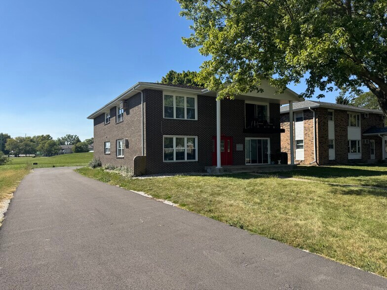 More Photos Of 374 Lynn Dr, Manteno Apartments For Sale