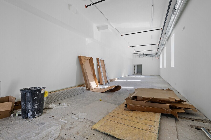 More Photos Of 842 Rice St, Saint Paul Storefront Retail Residential For Lease