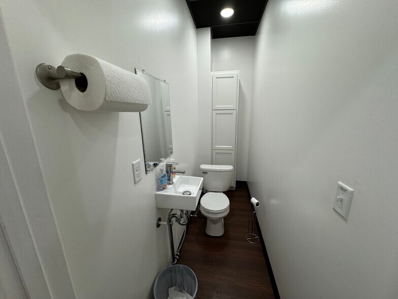 More Photos Of 416 Main St, Point Pleasant Storefront For Sale