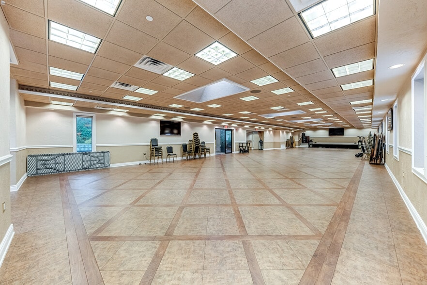 More Photos Of 1070 Baknsville Ave, Pittsburgh Lodge Meeting Hall For Sale