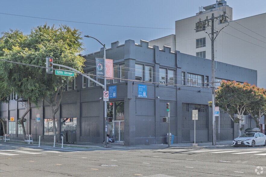 Primary Photo Of 1583 Folsom St, San Francisco Showroom For Sale