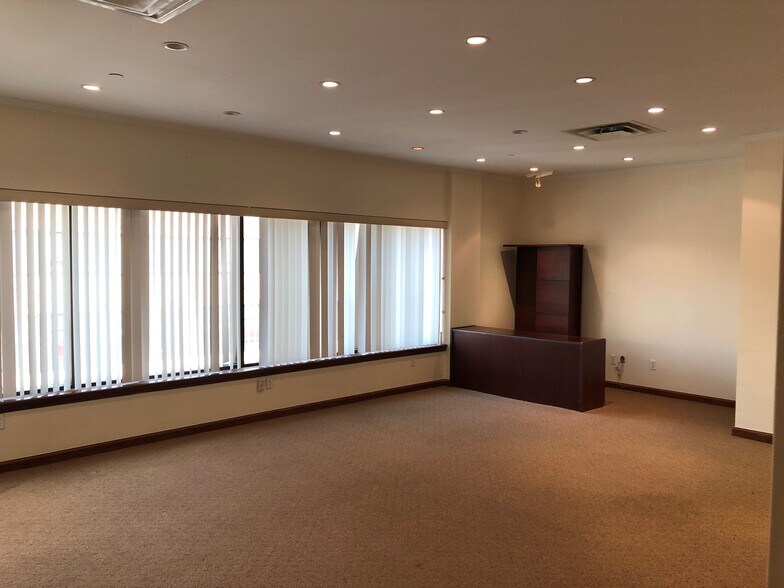 More Photos Of 1120-1130 Coney Island Ave, Brooklyn Medical For Lease