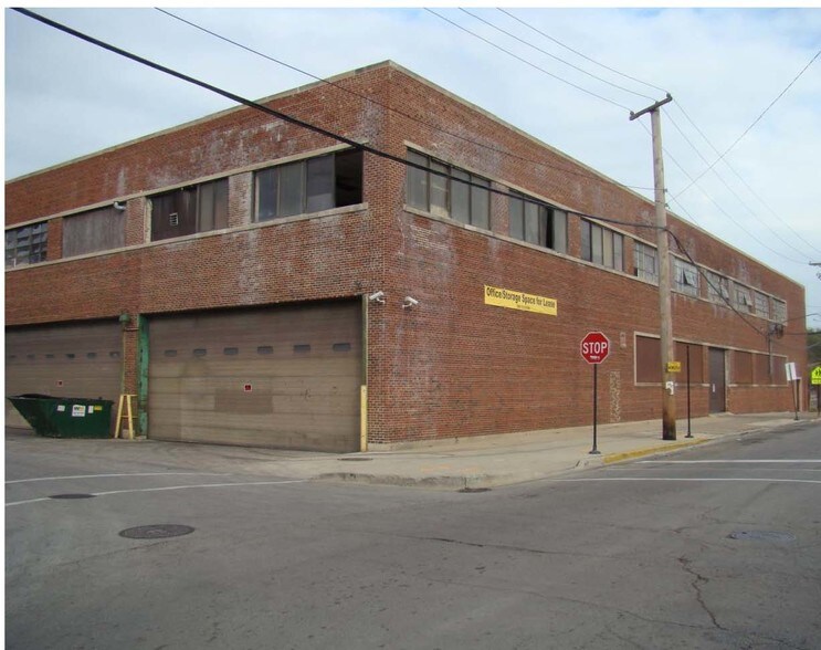 More Photos Of 1901-1949 N Springfield Ave, Chicago Warehouse For Lease