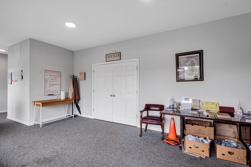 More Photos Of 1213 W Gaines St, Lawrenceburg Flex For Sale