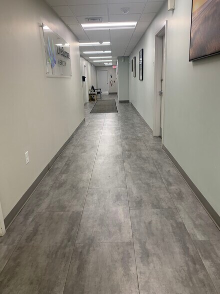 More Photos Of 300 Toll Gate Rd, Warwick Medical For Lease