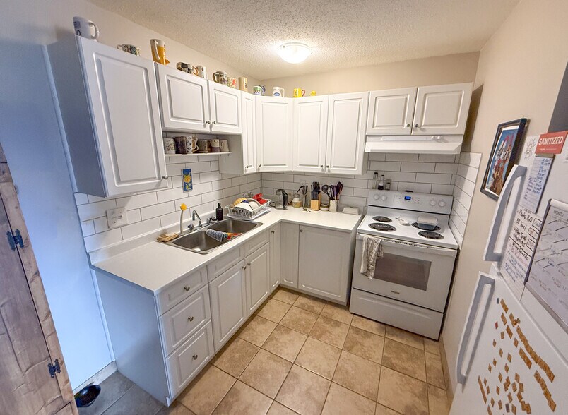 More Photos Of 190-200 Carson Cres, Kamloops Apartments For Sale