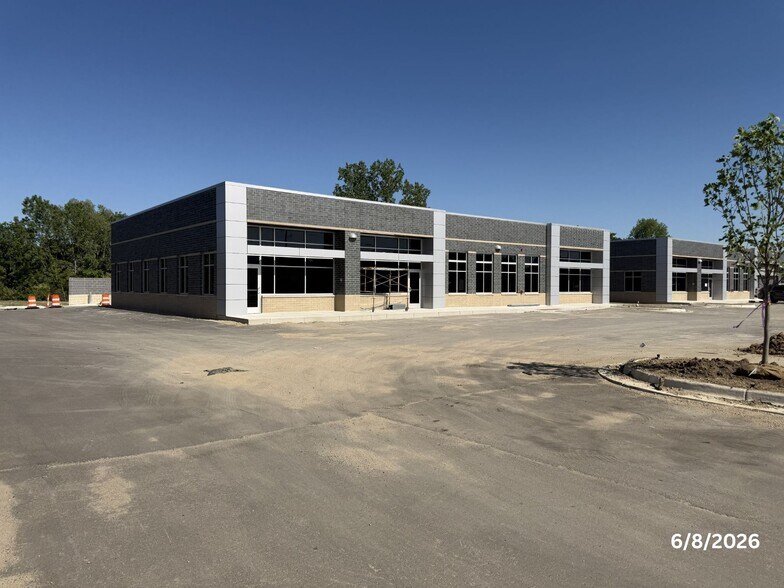 Primary Photo Of 26800 Pontiac Trl, South Lyon General Retail For Lease