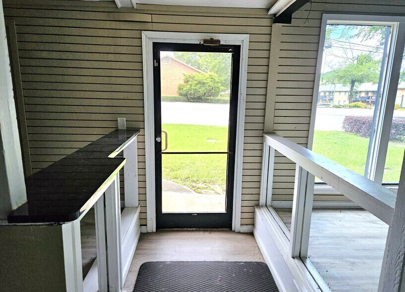 More Photos Of 3554 Hilton Ave, Columbus Medical For Sale