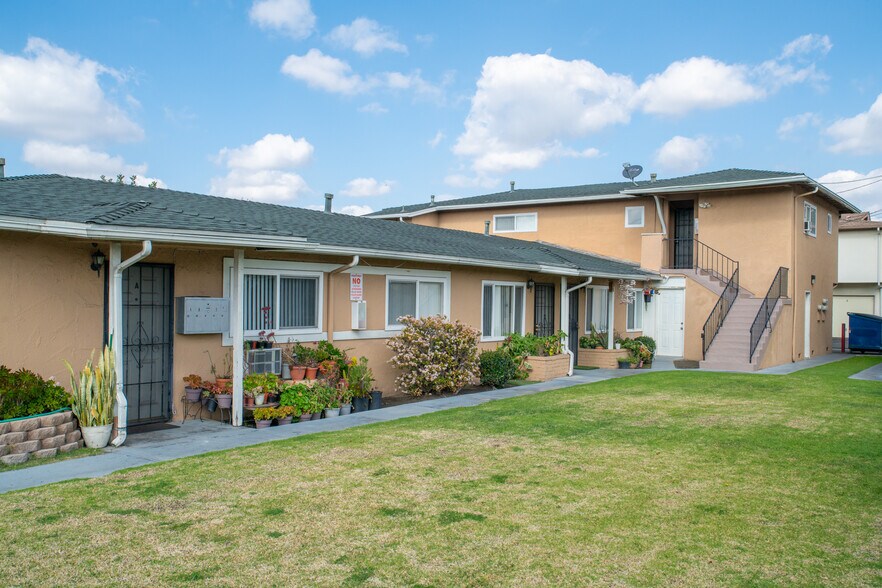 More Photos Of 2135 W Ball Rd, Anaheim Apartments For Sale