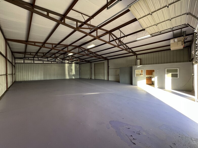 More Photos Of 2321 N Masch Branch Rd, Denton Warehouse For Lease