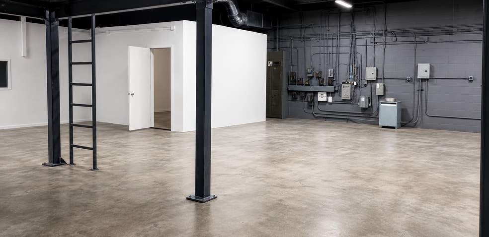 More Photos Of 15151 Prairie Ave, Lawndale Warehouse For Sale
