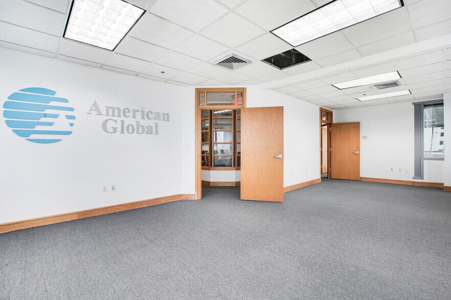 More Photos Of 2121 SW 3rd Ave, Miami Office For Lease
