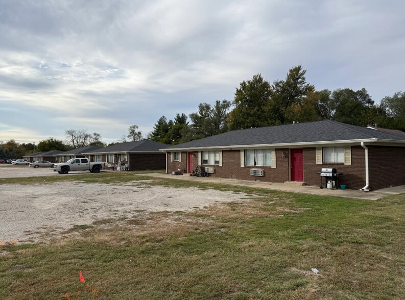 More Photos Of 3300 E Haythorne Ave, Terre Haute Apartments For Sale