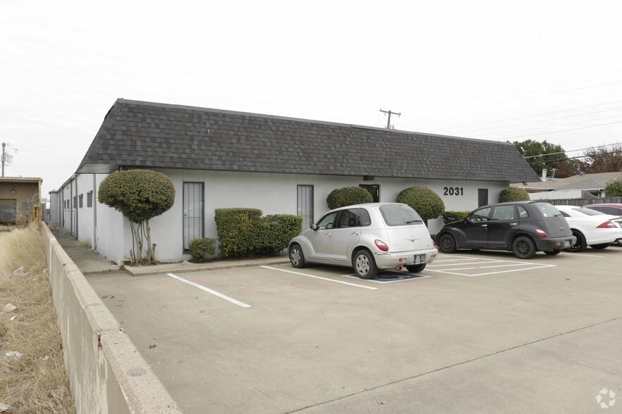 More Photos Of 2031 John West Rd, Dallas Office For Lease