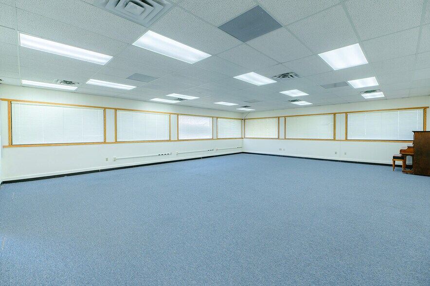 More Photos Of 1801 Sunset Pl, Longmont Light Distribution For Sale