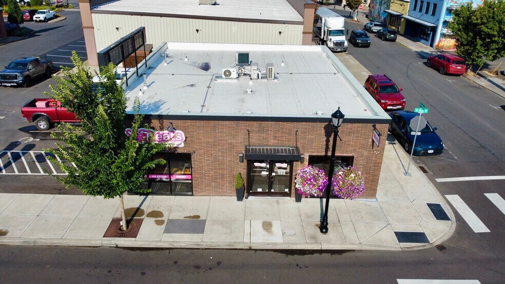 More Photos Of 194 SE 4th Ave, Estacada General Retail For Sale