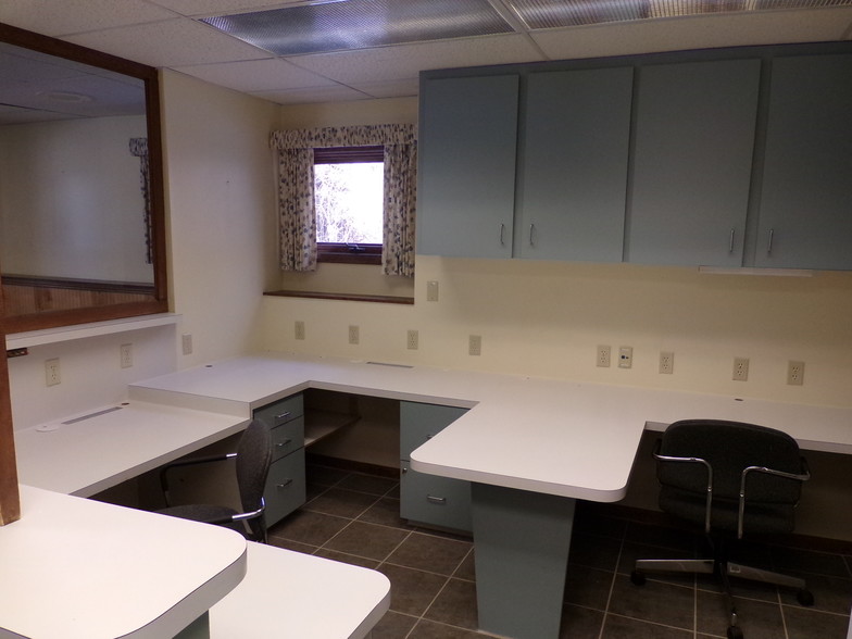 More Photos Of 401 Gilford Ave, Gilford Office For Lease