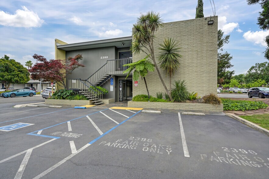 More Photos Of 2398 Fair Oaks Blvd, Sacramento Office For Sale