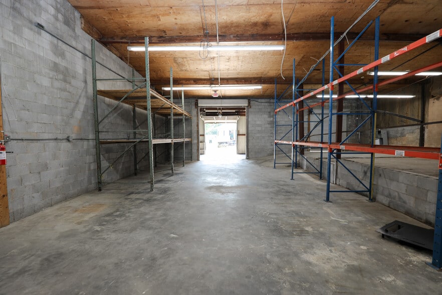 More Photos Of 5 Haynie St, Newnan Warehouse For Lease