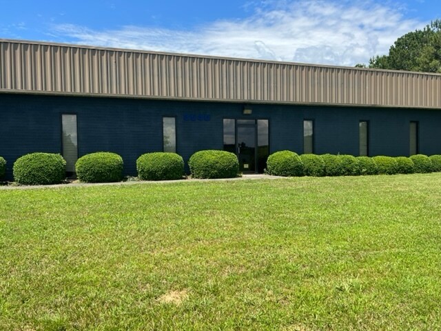 More Photos Of 3540 Corporate Dr, Dalton Warehouse For Lease