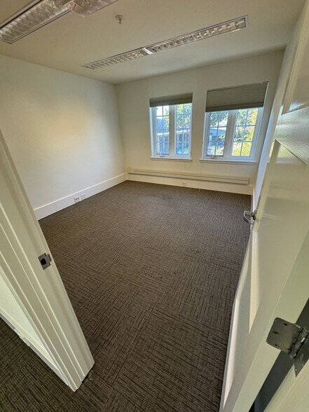 More Photos Of 637 Main St, Half Moon Bay Office For Lease