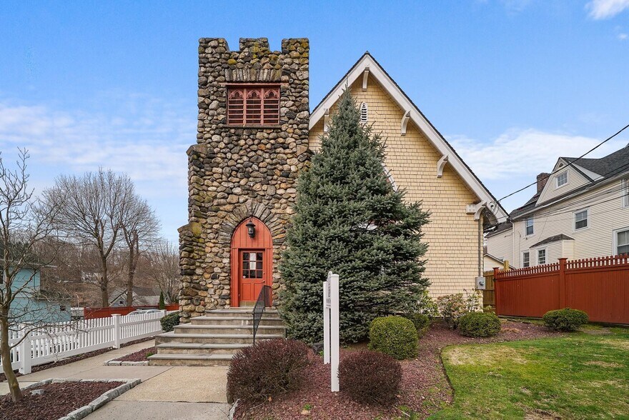 More Photos Of 27 Cleveland St, Valhalla Loft Creative Space For Sale