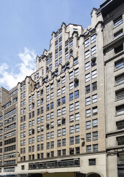 More Photos Of 251 W 39th St, New York Office For Lease