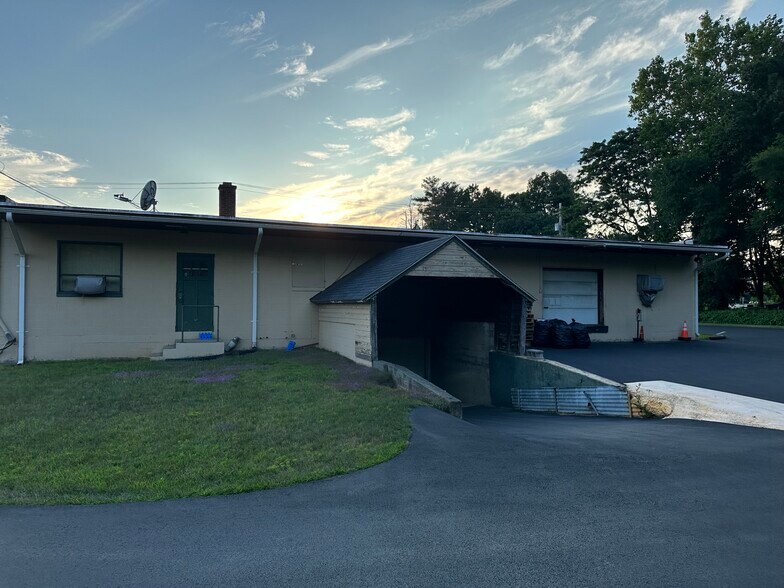 More Photos Of 3899 Carman Rd, Schenectady Freestanding For Sale