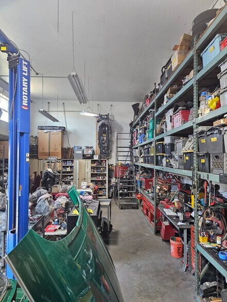 More Photos Of 2109 W Gaylord St, Long Beach Warehouse For Sale