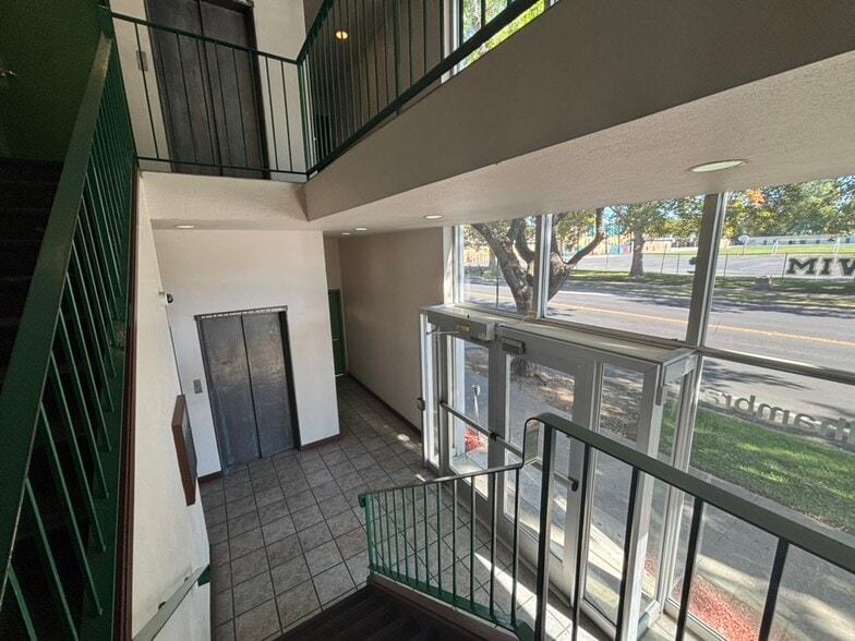 More Photos Of 930 Alhambra Blvd, Sacramento Office For Lease