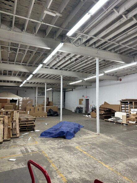 More Photos Of 107 Norris Dr, Rochester Warehouse For Lease