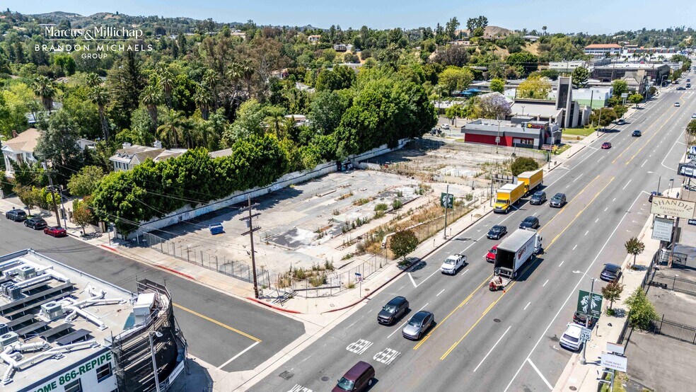 More Photos Of 19348 Ventura Blvd, Tarzana Land For Sale