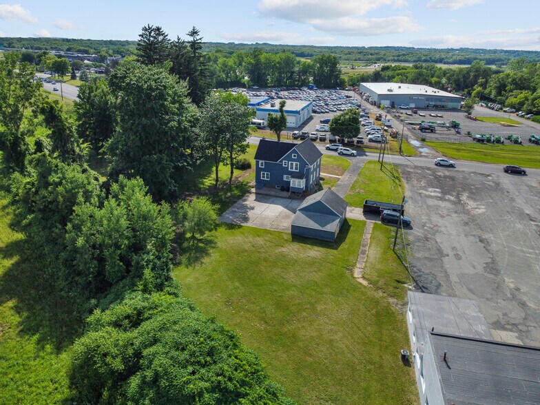 More Photos Of 267 Wolf Rd, Latham Office For Lease