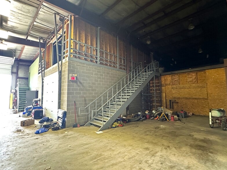 More Photos Of 3731 W Alexandersville Bellbrook Rd, Dayton Warehouse For Sale