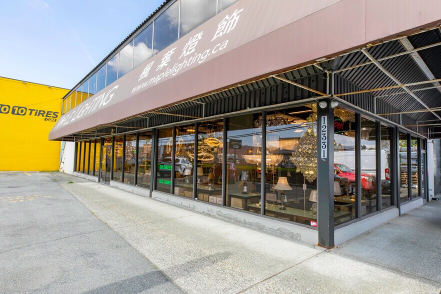 More Photos Of 12331 Bridgeport Rd, Richmond Flex For Sale
