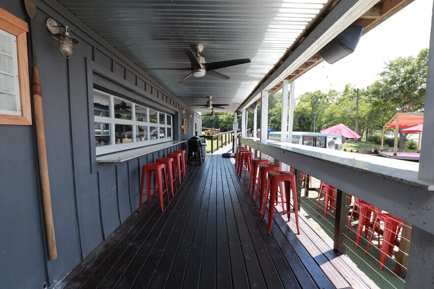 More Photos Of 700 Jordan Point Rd, Hopewell Restaurant For Sale