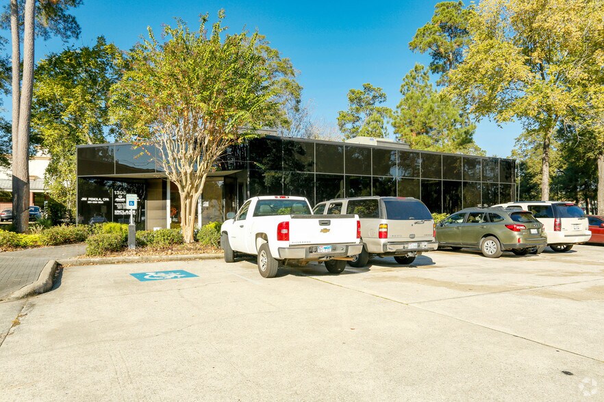 More Photos Of 1306 Kingwood Dr, Kingwood Office For Sale