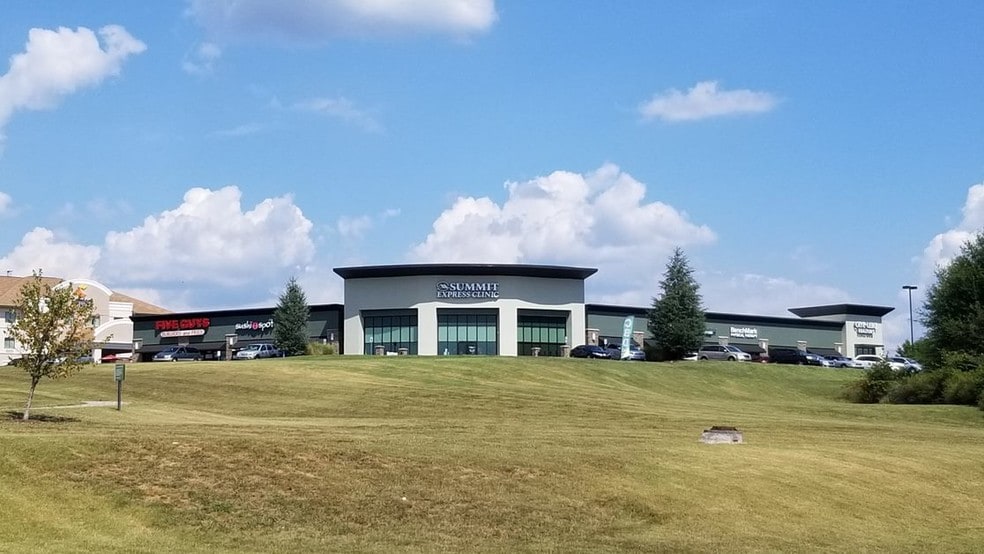 More Photos Of 7531-7569 Barnett Way, Powell General Retail For Lease